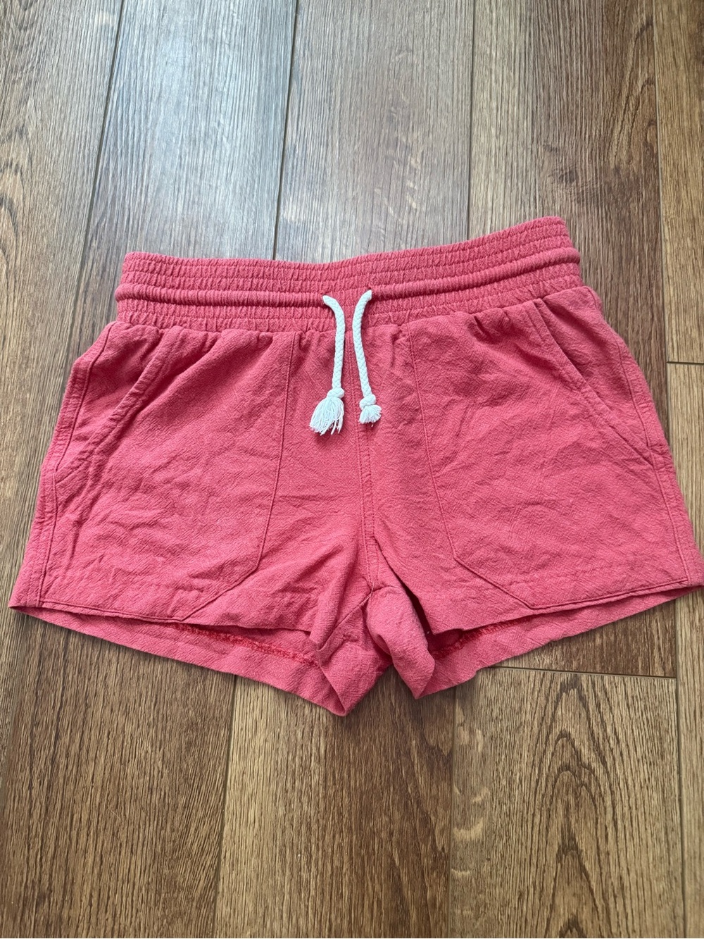 Sky and Sparrow Coral Red/Pink Drawstring Athletic Shorts